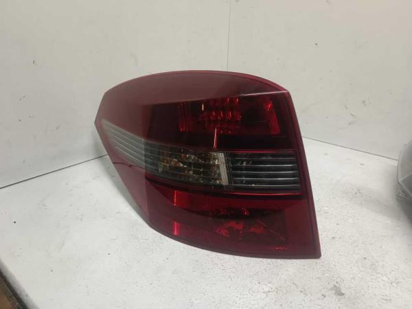 FEU ARRIERE GAUCHE RENAULT - Vue 1